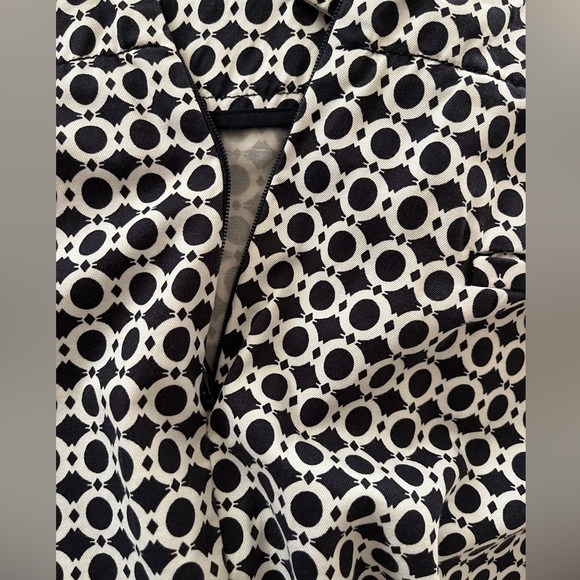 TALBOTS Women’s crop pants. Black w/white circle pattern. Size 2 - Picture 3 of 5